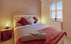 Stylish 1 Bed Townhouse
